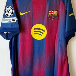 برشلونة الاساسي لاعبين معا شعار الابطال 2026