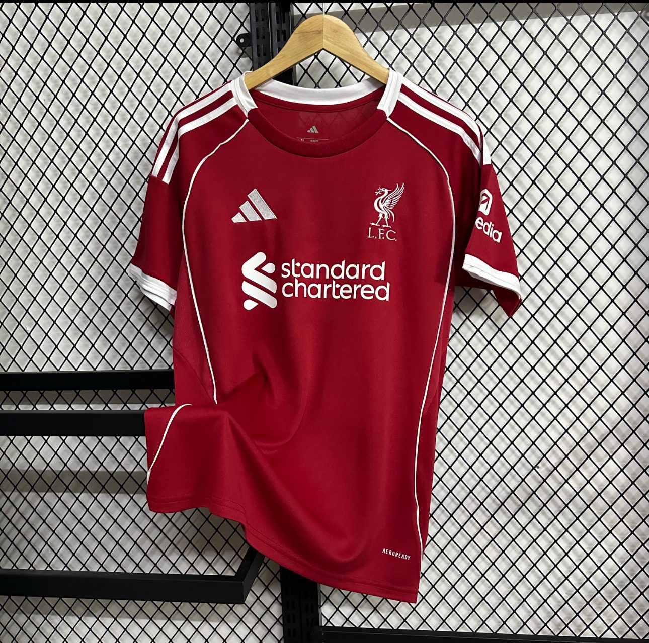 تيشرت ليفربول الاساسي مشجع 2025-2026 1 تيشرت ليفربول الاساسي مشجع 2025-2026