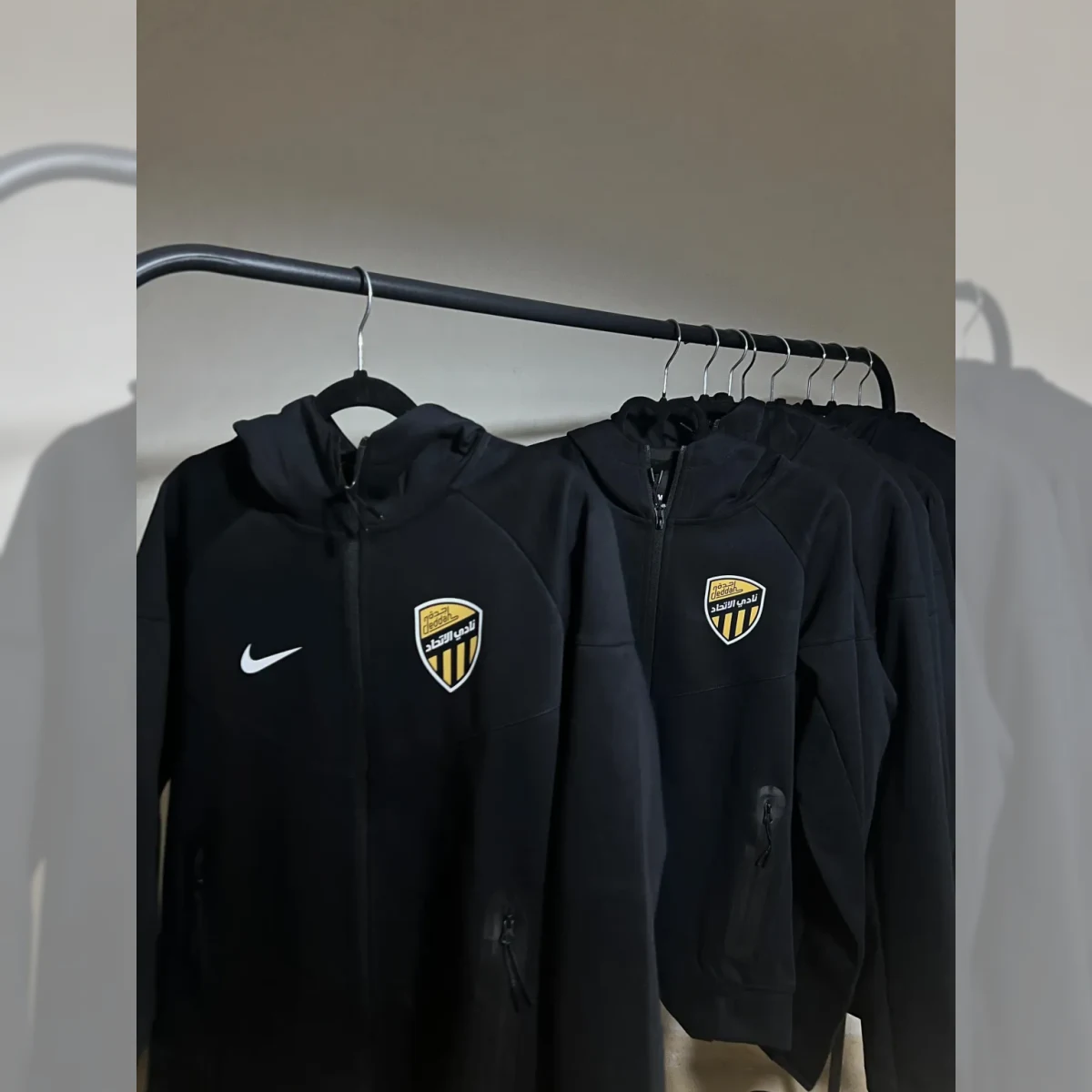 جاكيت الاتحاد السفر 2025 2 جاكيت الاتحاد السفر 2025 - الصورة 2
